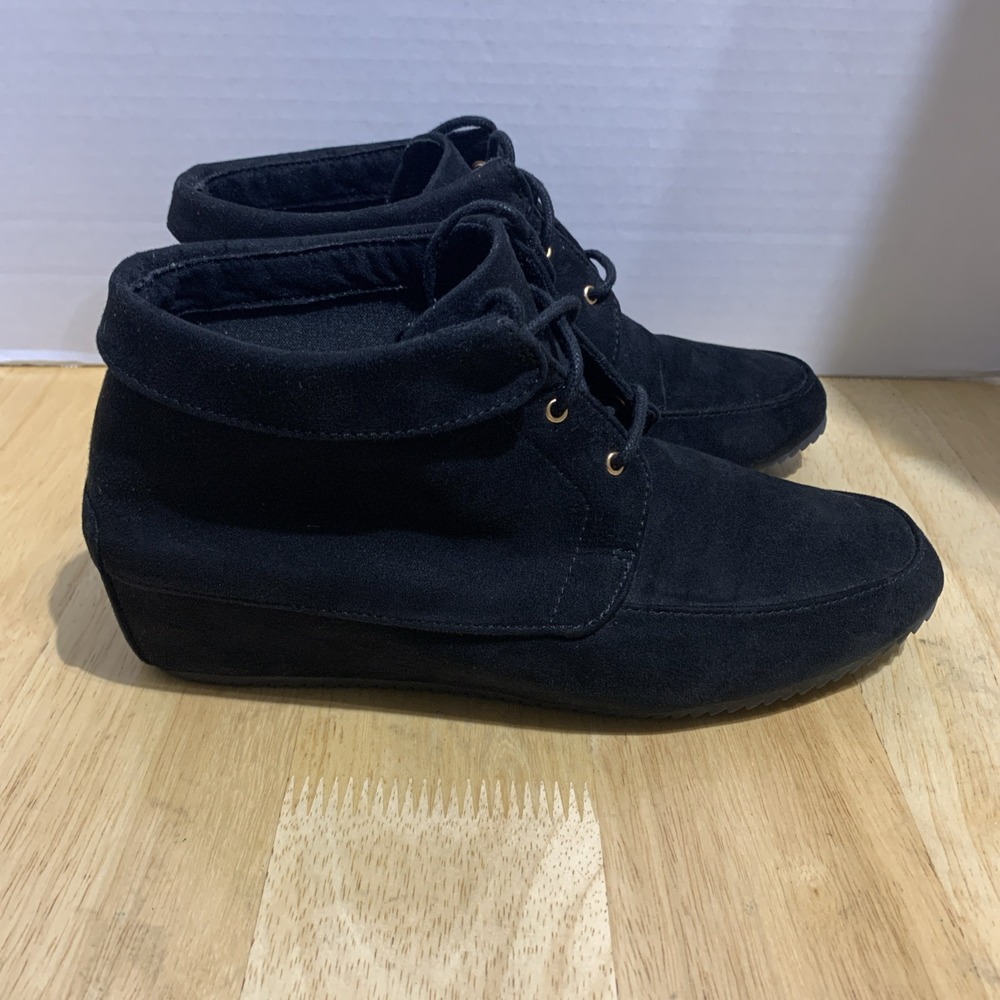 AMERICAN EAGLE OUTFITTERS Black Suede Faux Fur Ankle Moccasin Booties Size US 9
